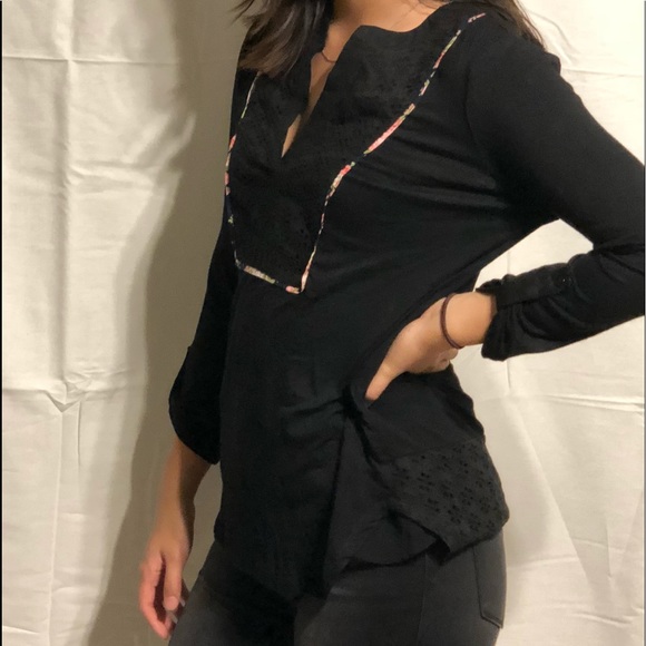 💕 Ezra Black blouse size small - Picture 3 of 8